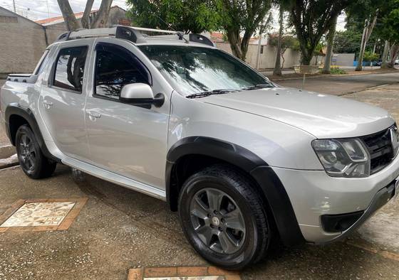 RENAULT DUSTER OROCH 1.6 16V FLEX DYNAMIQUE 4P MANUAL RENAULT DUSTER OROCH 1.6 16V FLEX DYNAMIQUE 4P MANUAL